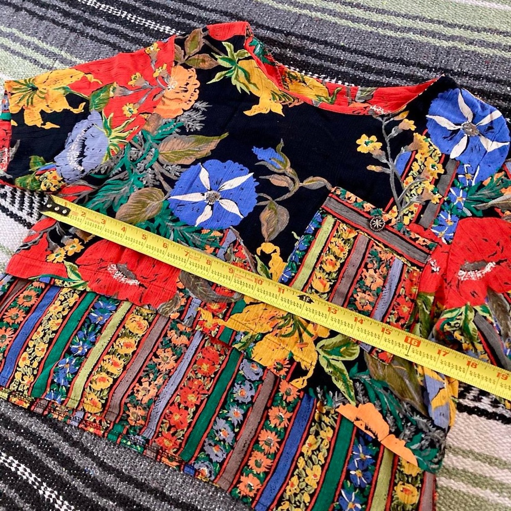 vintage 90s bold floral patchwork cropped blouse - Picture 2 of 6